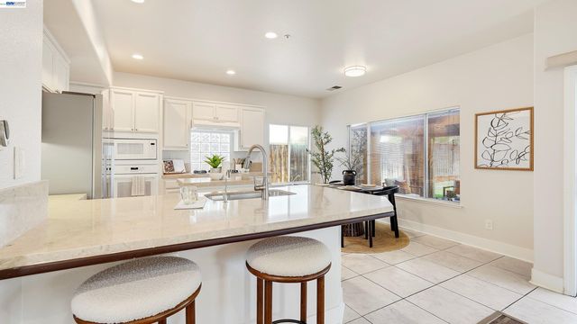 5197 Rose Way, Union City, CA 94587