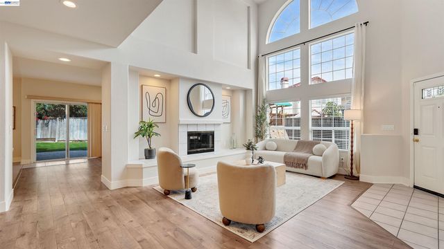 5197 Rose Way, Union City, CA 94587