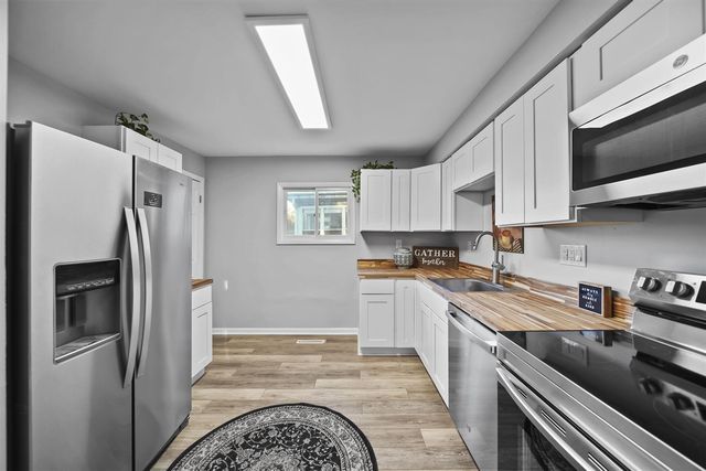 521 Oakhill Avenue, Jackson, MI 49201