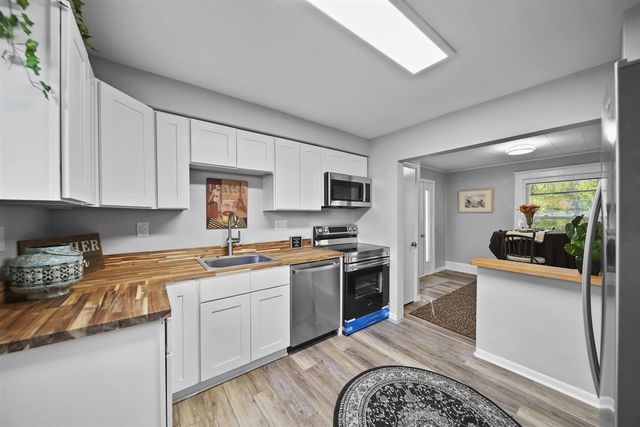 521 Oakhill Avenue, Jackson, MI 49201