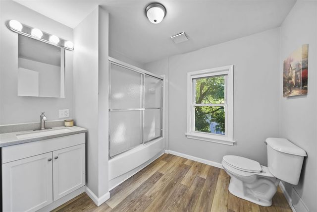 521 Oakhill Avenue, Jackson, MI 49201