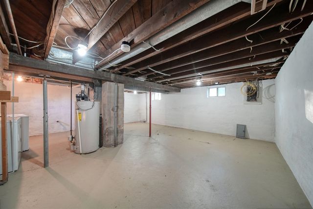 521 Oakhill Avenue, Jackson, MI 49201