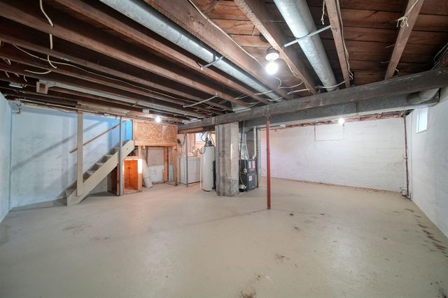 521 Oakhill Avenue, Jackson, MI 49201