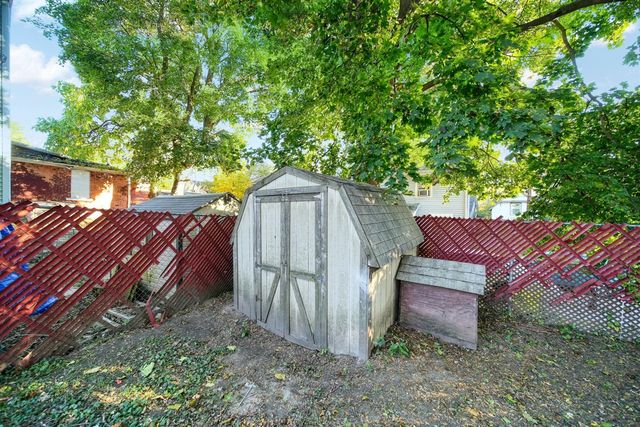 521 Oakhill Avenue, Jackson, MI 49201