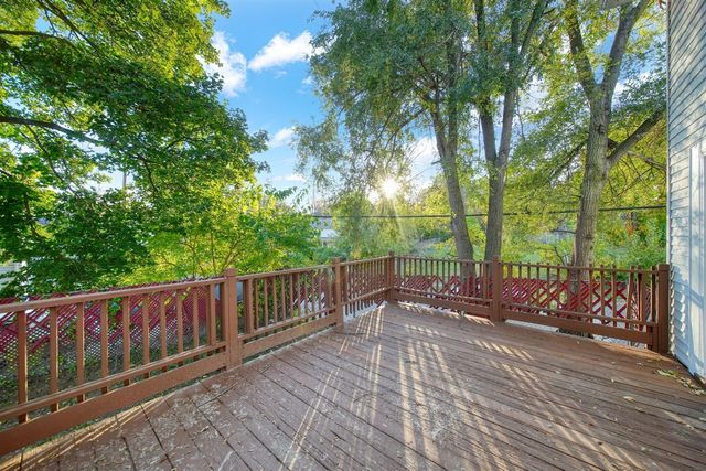 521 Oakhill Avenue, Jackson, MI 49201