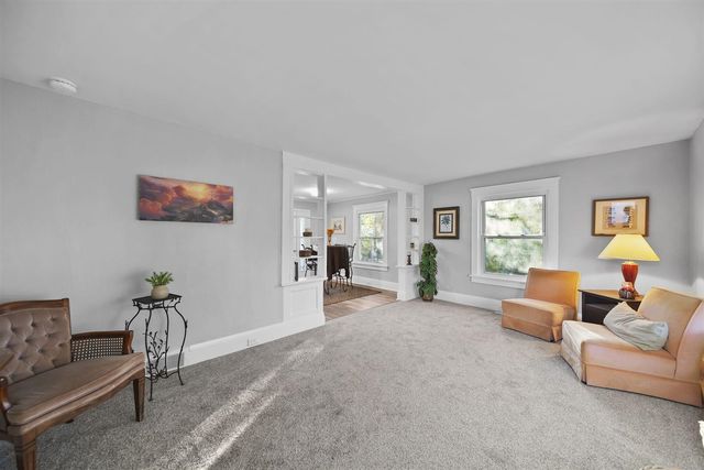 521 Oakhill Avenue, Jackson, MI 49201