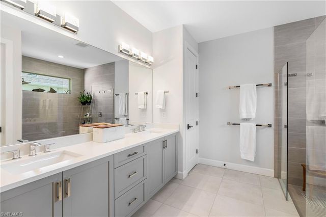 29 JOHNNYCAKE DR, Naples, FL 34110