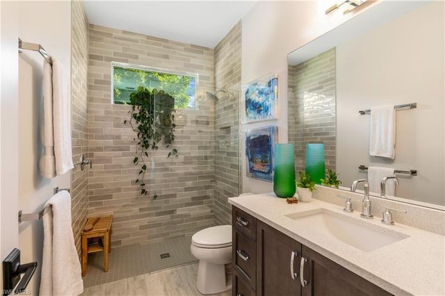 29 JOHNNYCAKE DR, Naples, FL 34110