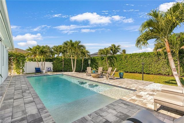 29 JOHNNYCAKE DR, Naples, FL 34110