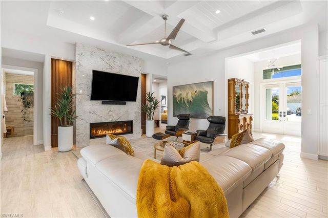 29 JOHNNYCAKE DR, Naples, FL 34110