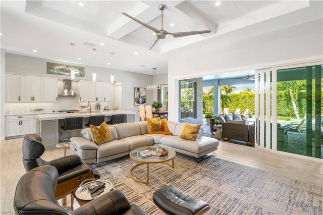 29 JOHNNYCAKE DR, Naples, FL 34110