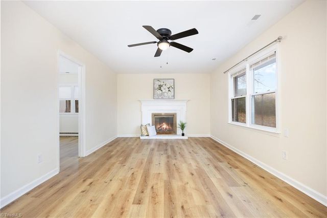 5904 Sprucepine Drive, Winston-salem, NC 27105