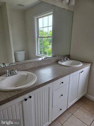 15 PEMBERTON ST, Pemberton, NJ 08068
