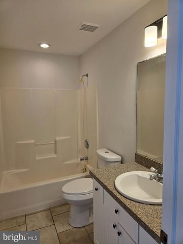 15 PEMBERTON ST, Pemberton, NJ 08068