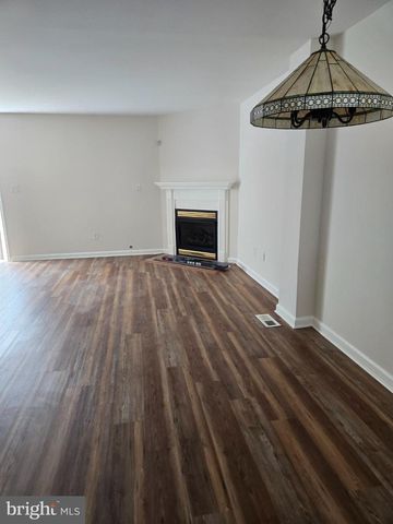 15 PEMBERTON ST, Pemberton, NJ 08068