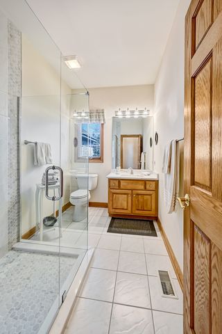 61 Berkshire Court, Burr Ridge, IL 60527