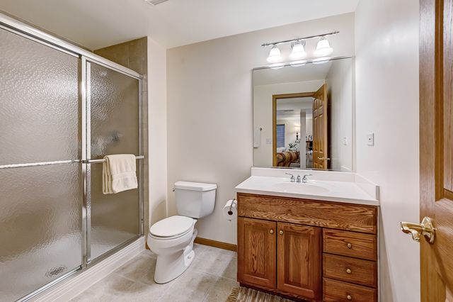 61 Berkshire Court, Burr Ridge, IL 60527