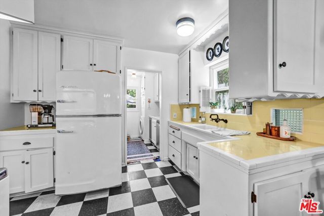 3830 Vineland Avenue, Studio City (los Angeles), CA 91604