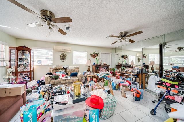 854 E 24th St, Hialeah, FL 33013