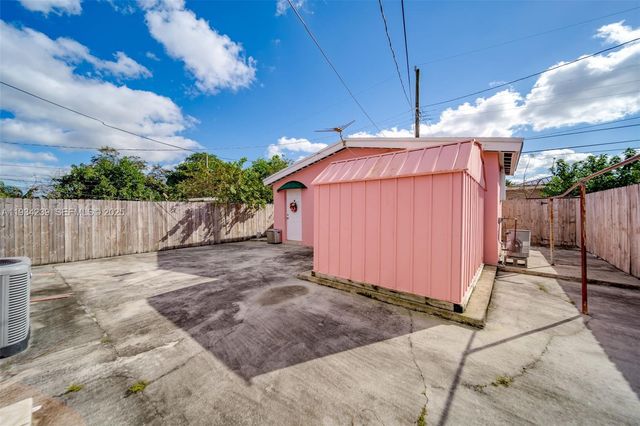 854 E 24th St, Hialeah, FL 33013