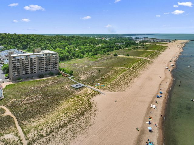100 Lake Shore Drive 204, Michigan City, IN 46360