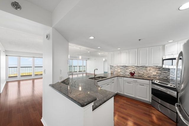 100 Lake Shore Drive 204, Michigan City, IN 46360