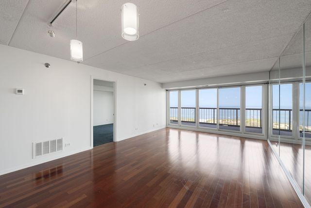 100 Lake Shore Drive 204, Michigan City, IN 46360