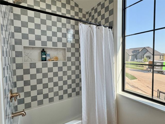 313 Emmett Court, Norwalk, IA 50211