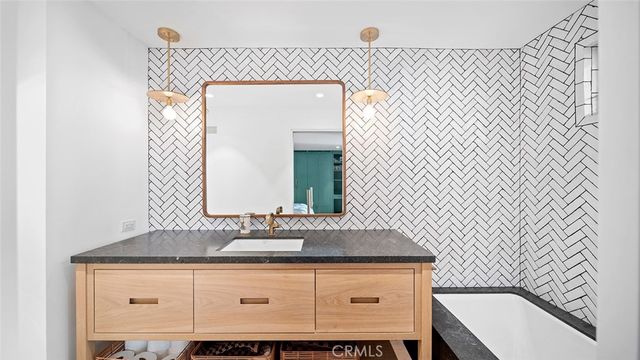 27 Emerald Bay, Laguna Beach, CA 92651