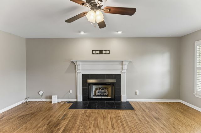 240 Crestview Dr, Lewisburg, TN 37091