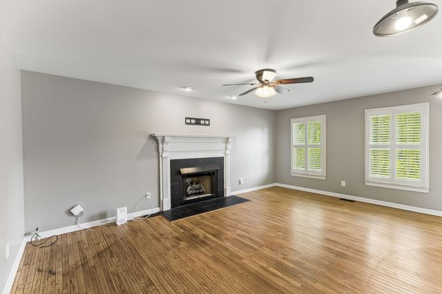 240 Crestview Dr, Lewisburg, TN 37091