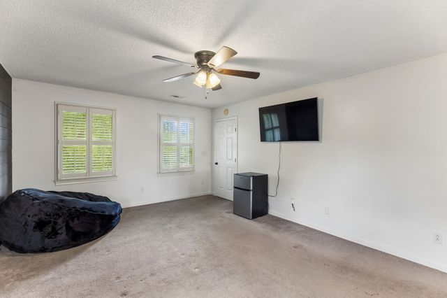 240 Crestview Dr, Lewisburg, TN 37091