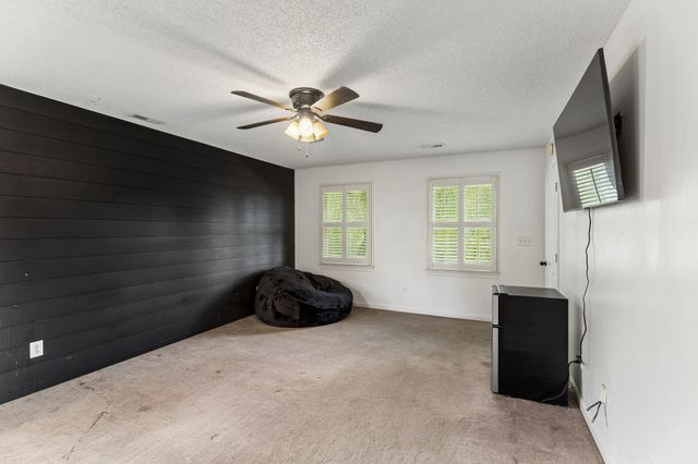 240 Crestview Dr, Lewisburg, TN 37091