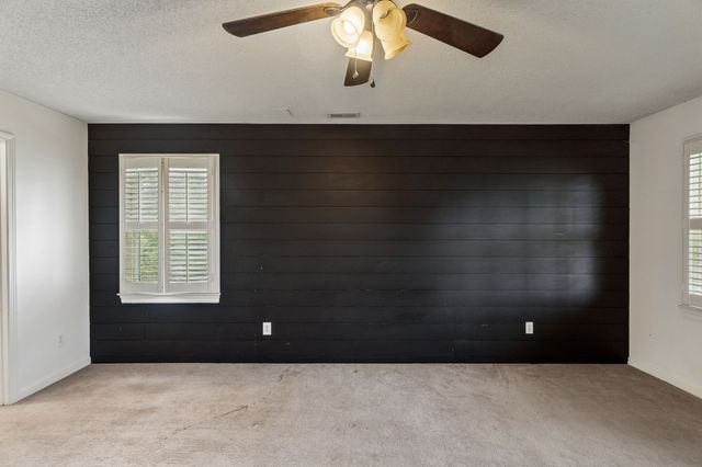 240 Crestview Dr, Lewisburg, TN 37091