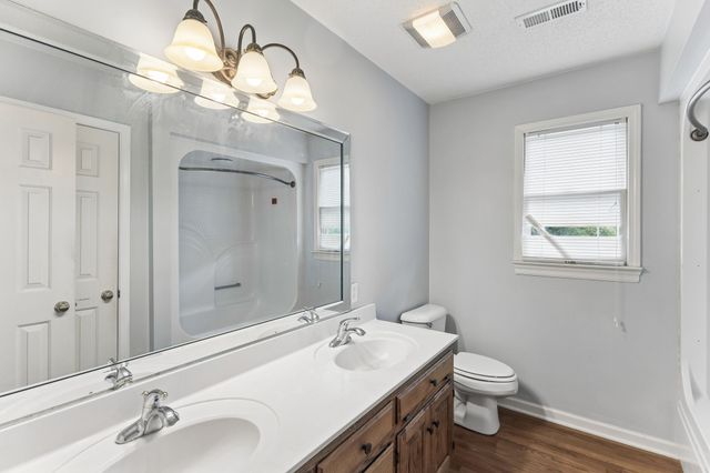 240 Crestview Dr, Lewisburg, TN 37091