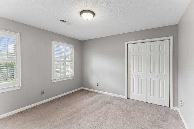 240 Crestview Dr, Lewisburg, TN 37091