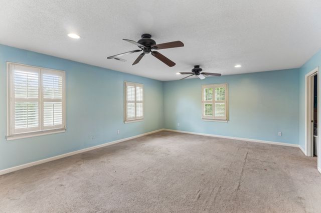 240 Crestview Dr, Lewisburg, TN 37091