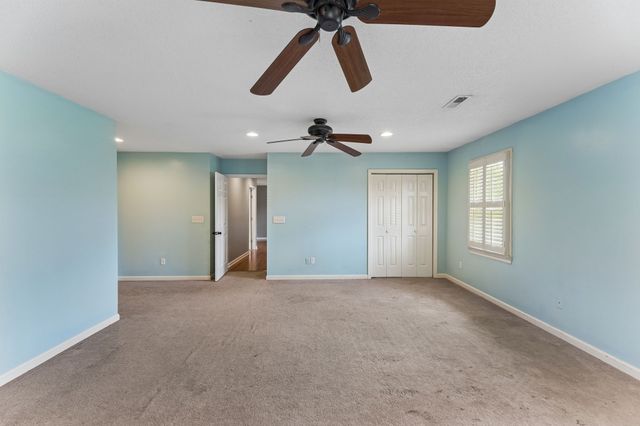 240 Crestview Dr, Lewisburg, TN 37091