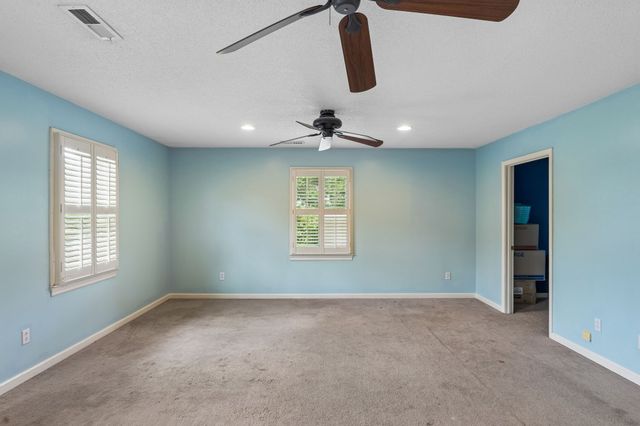 240 Crestview Dr, Lewisburg, TN 37091