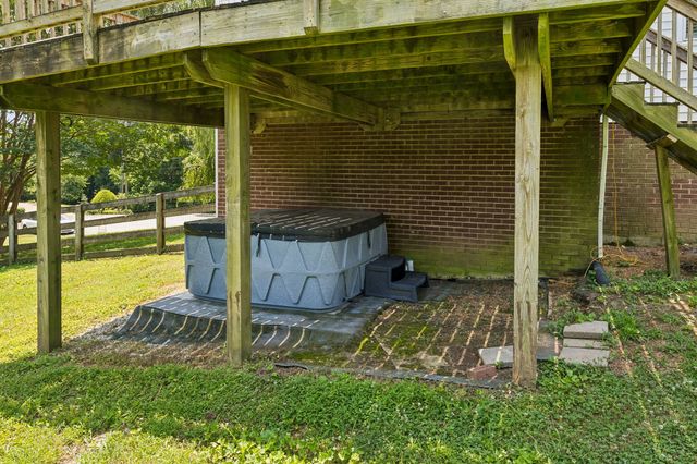 240 Crestview Dr, Lewisburg, TN 37091