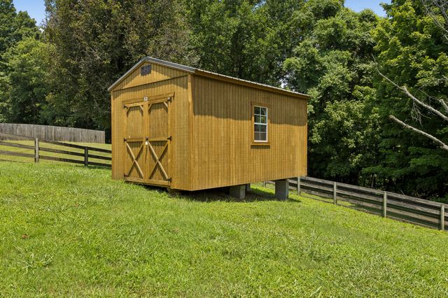 240 Crestview Dr, Lewisburg, TN 37091