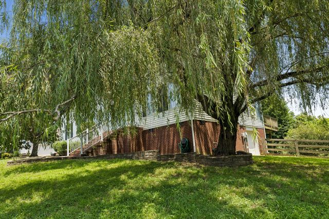 240 Crestview Dr, Lewisburg, TN 37091