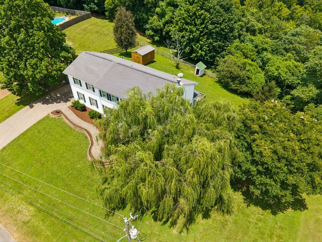 240 Crestview Dr, Lewisburg, TN 37091
