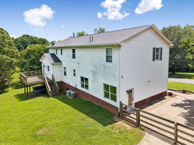 240 Crestview Dr, Lewisburg, TN 37091