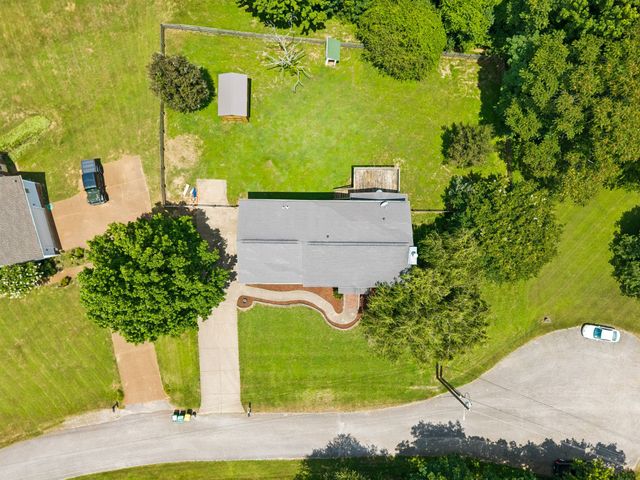 240 Crestview Dr, Lewisburg, TN 37091