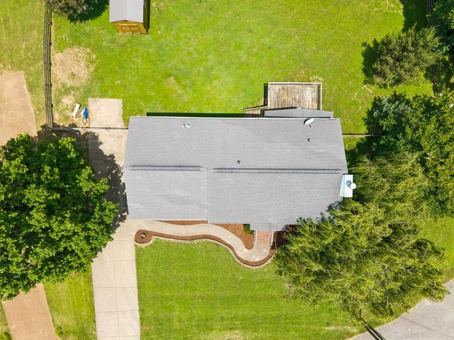240 Crestview Dr, Lewisburg, TN 37091