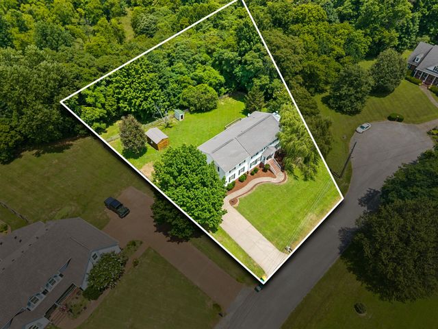 240 Crestview Dr, Lewisburg, TN 37091