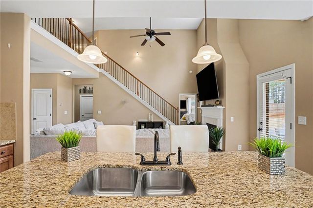 197 Tapestry Drive, Mcdonough, GA 30252