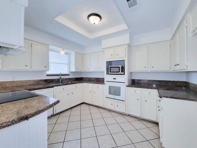 2710 Quail Creek Drive, Missouri City, TX 77459