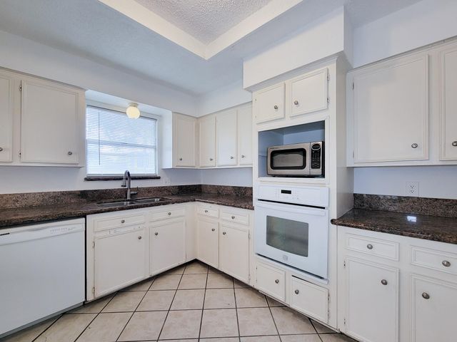 2710 Quail Creek Drive, Missouri City, TX 77459